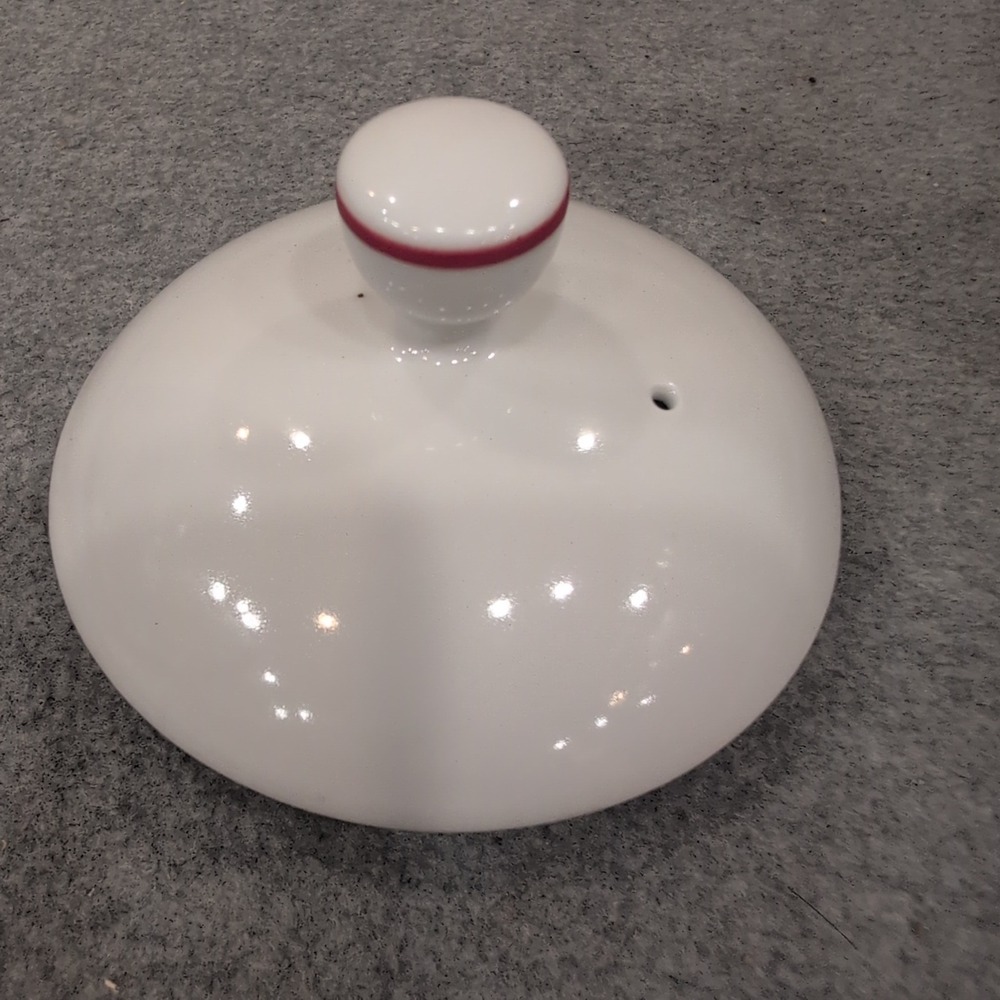 Cuthbertson American Christmas Tree Ceramic Teapot White Red Trim Holiday Decor - Picture 2 of 5